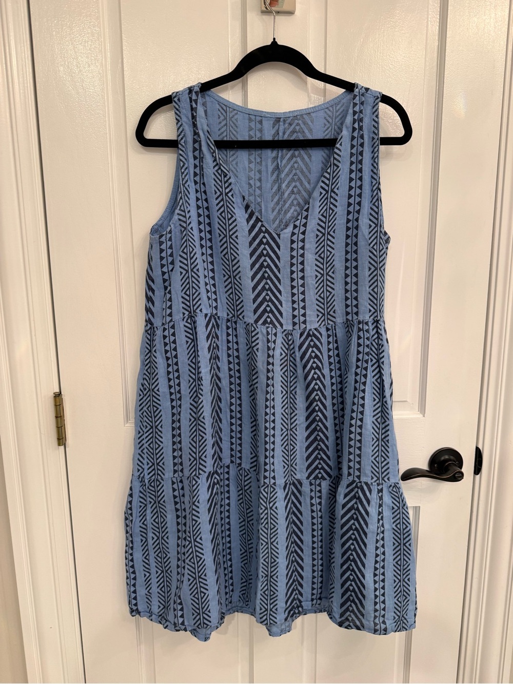 Bellambra Linen Sleeveless Blue Patterned V-Neck Tiered Dress